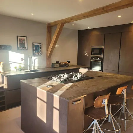 Vince Holiday home *