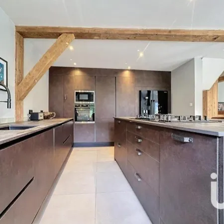 Vince Holiday home